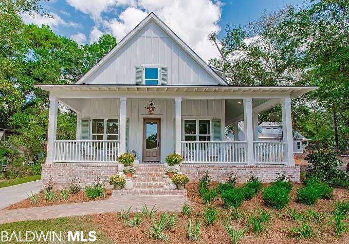 165 Pecan Avenue - Photo 1