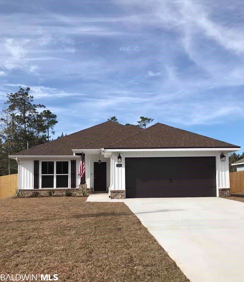 3105 Pinewood Cir - Photo 1
