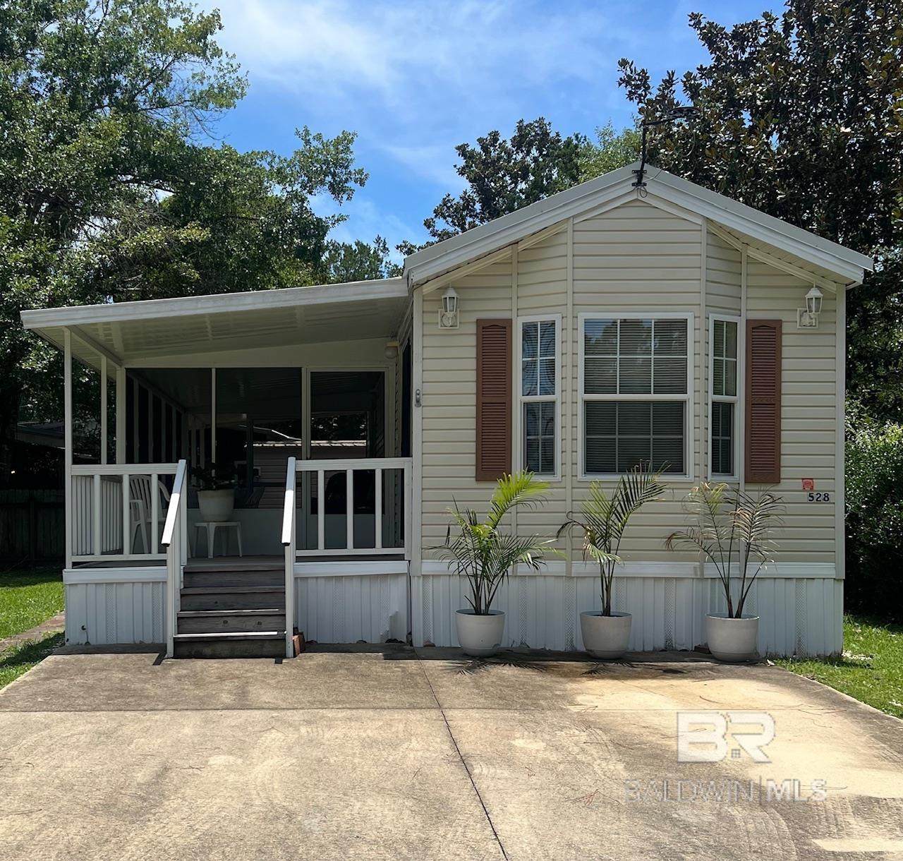 528 Escambia Circle - Photo 1
