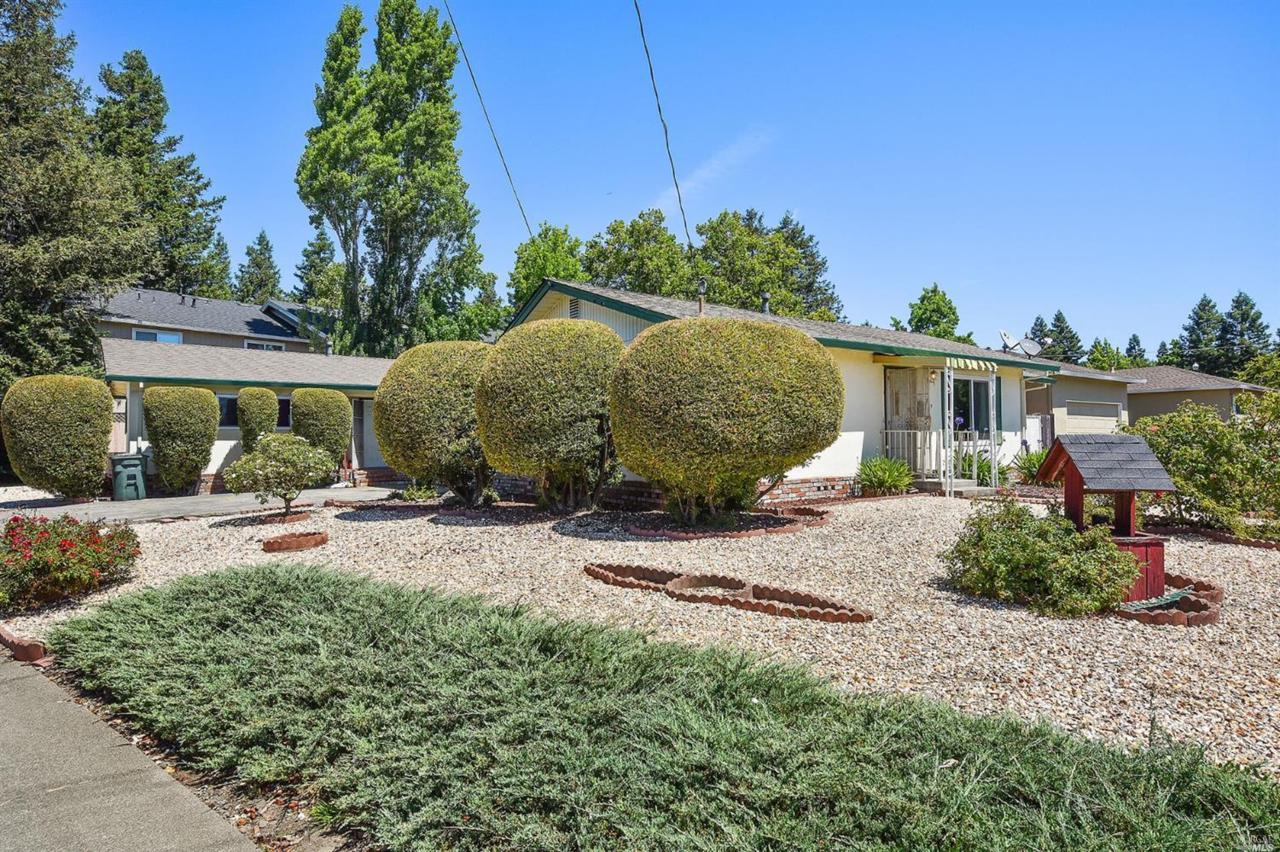1810 Dutton Avenue - Photo 1
