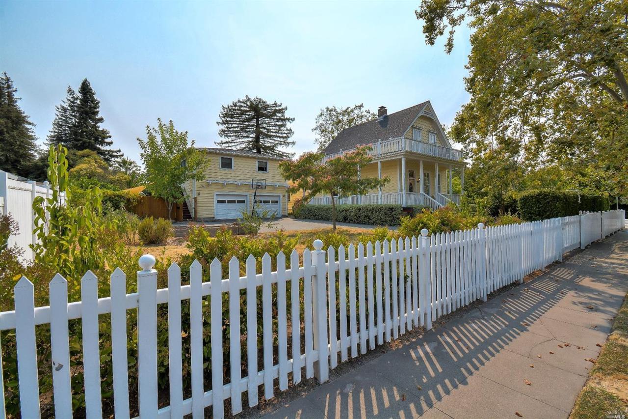 700 6th Street - Photo 1