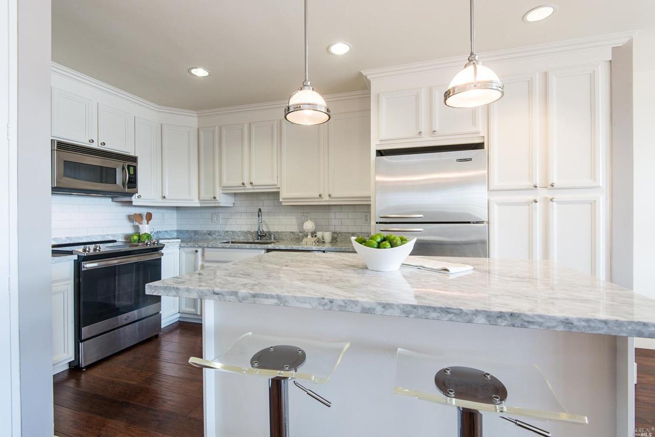 18 Janet Way - Photo 1