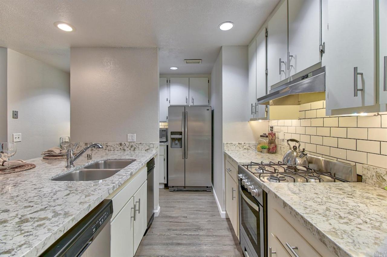 165 Vineyard Circle - Photo 1