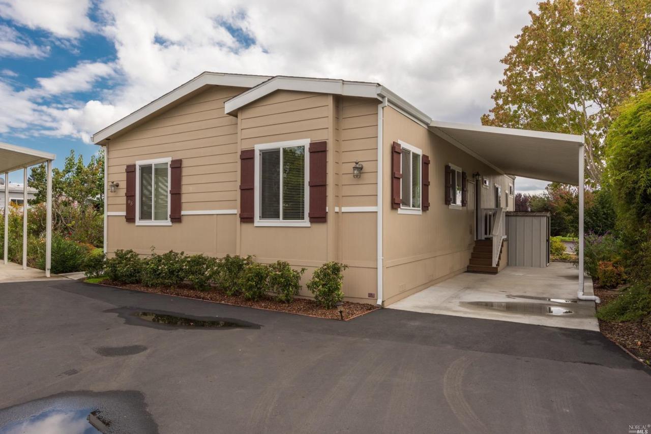 98 Candlewood Drive - Photo 1