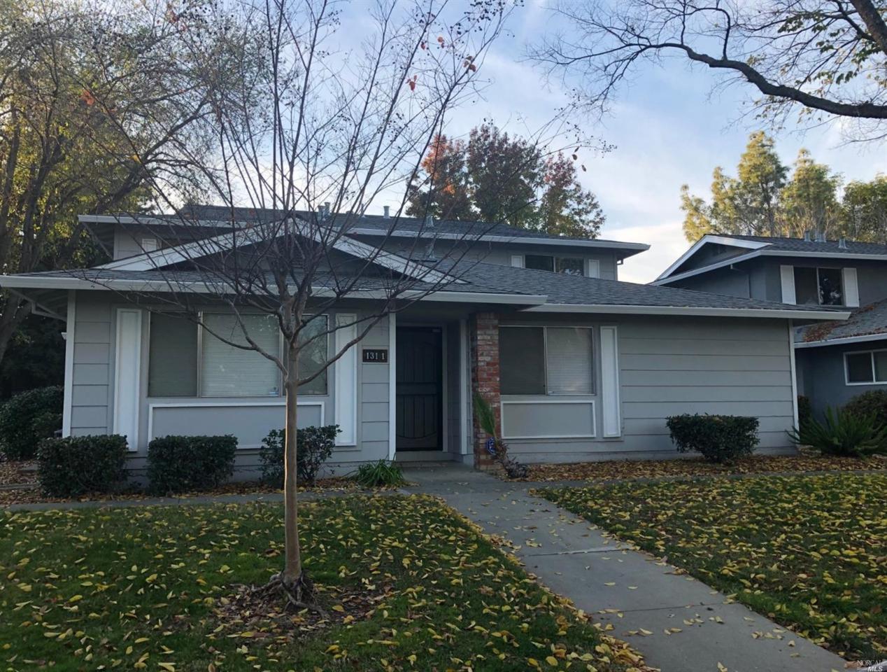 131 Del Rio Court - Photo 1