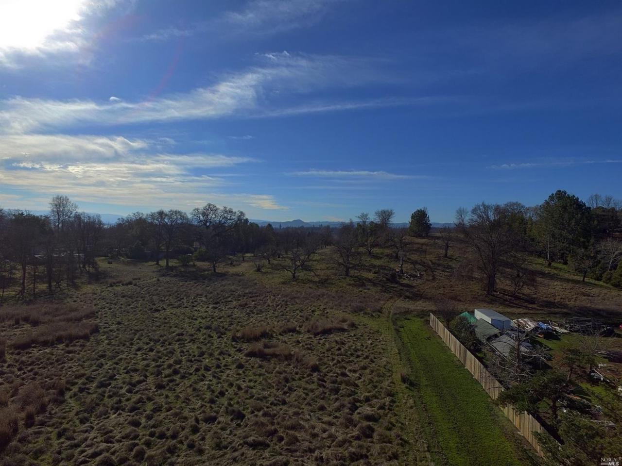 305 Park Way - Photo 1