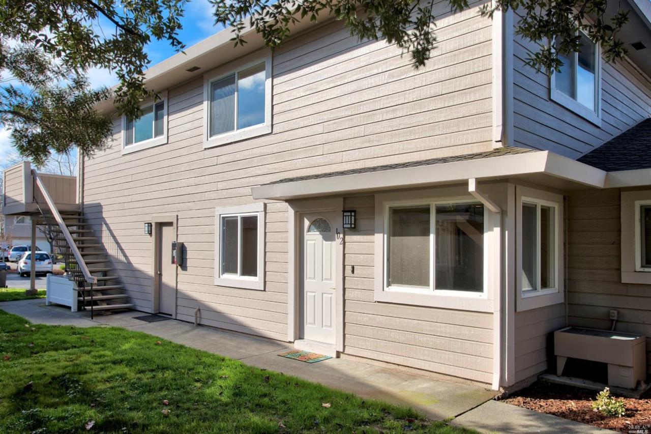 102 Tahoe Circle - Photo 1