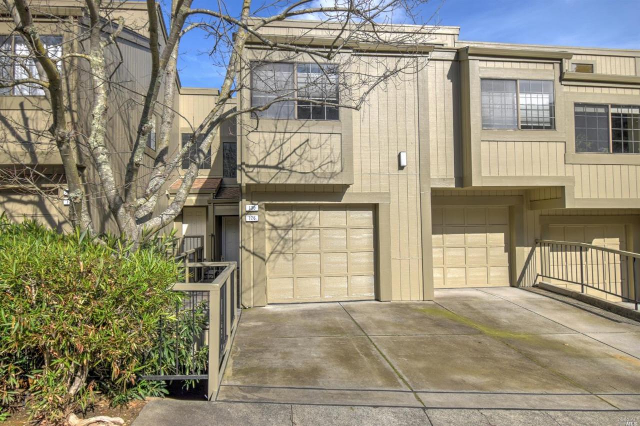 126 Pelican Lane - Photo 1