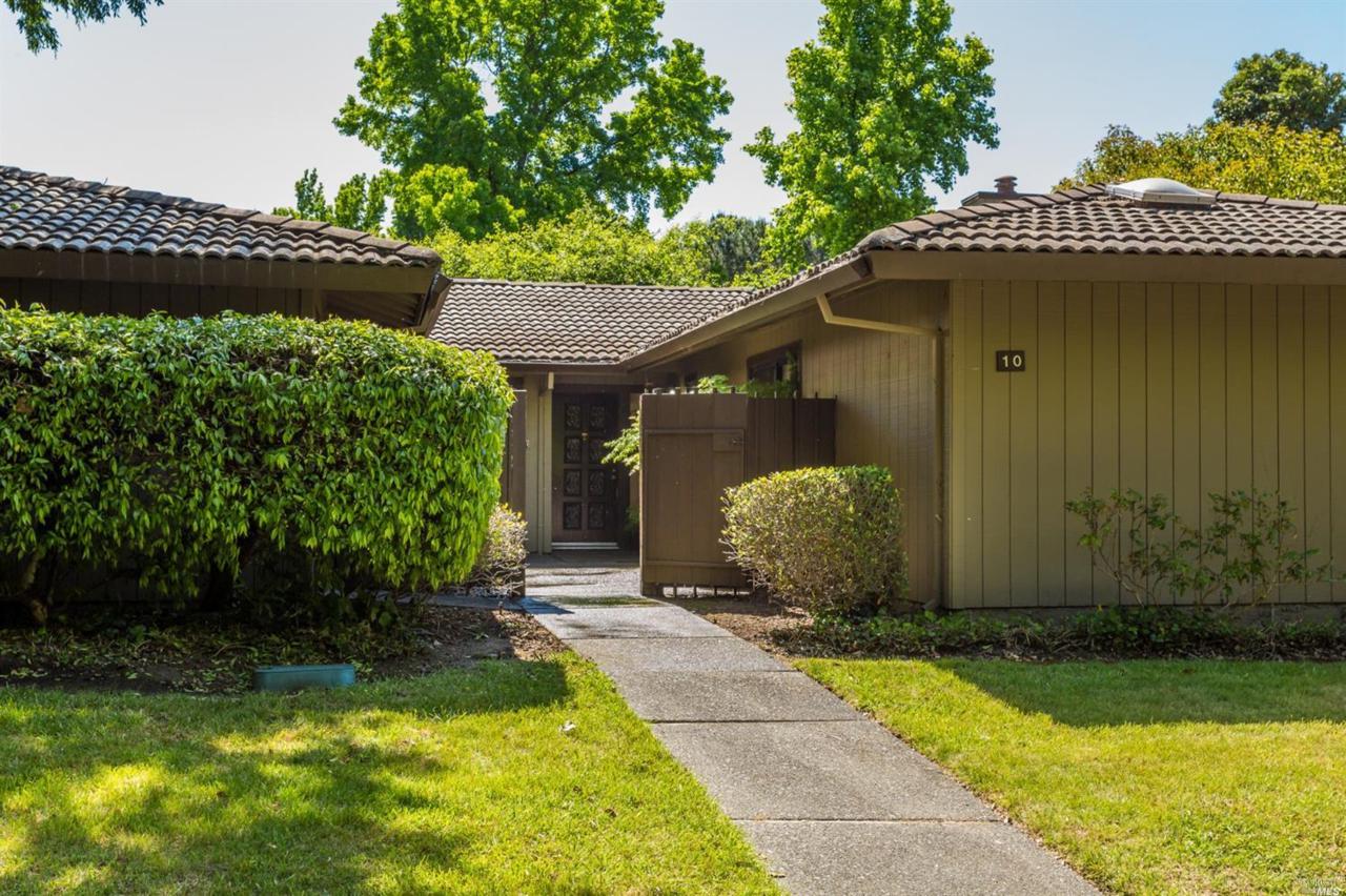 10 Fairway Place - Photo 1