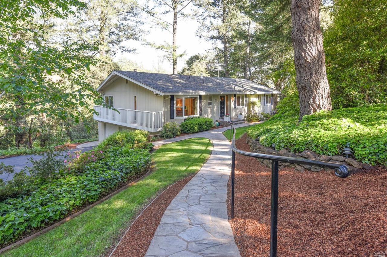 170 Edgewood Place - Photo 1