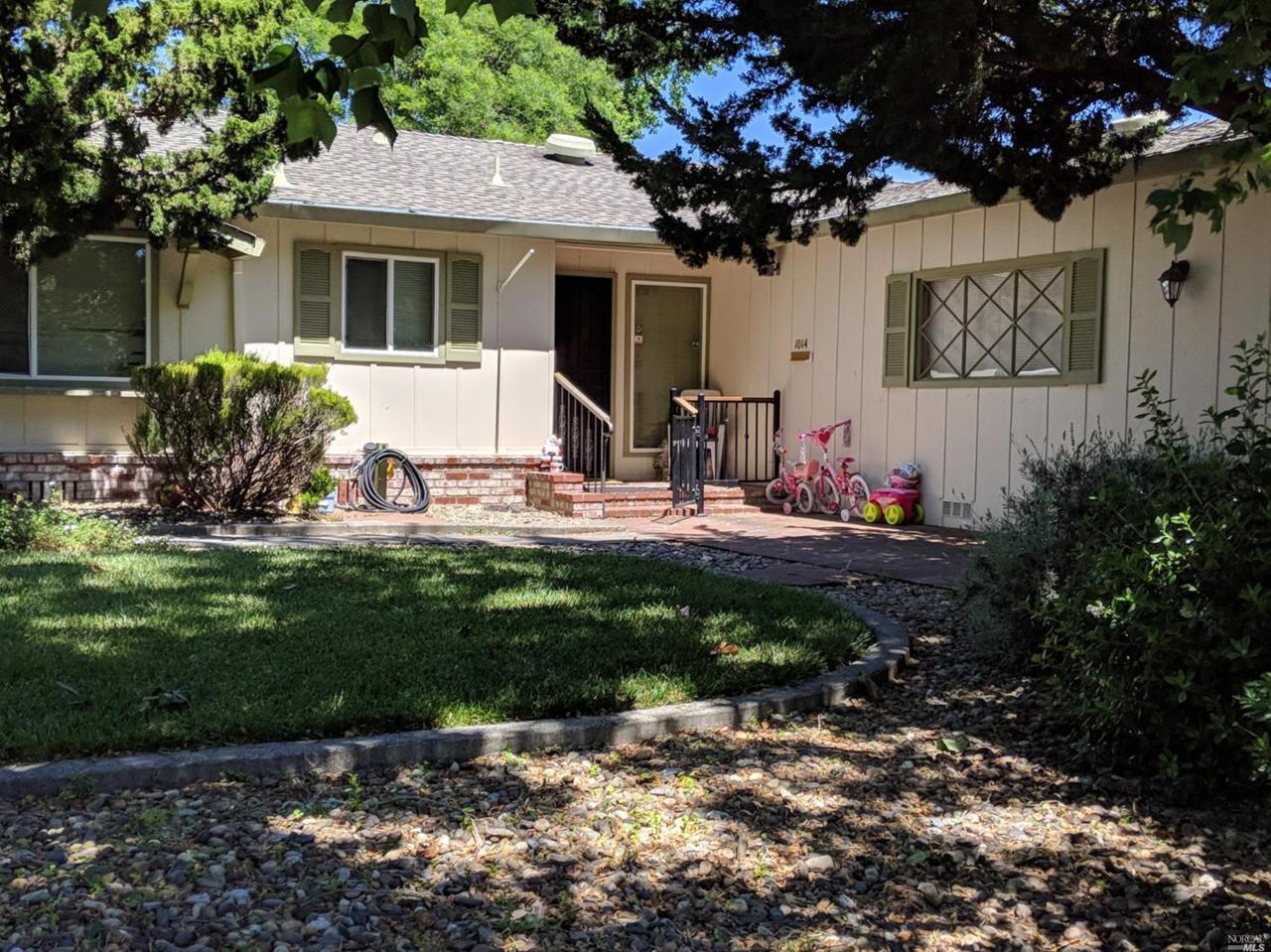 1014 Broadmoor Drive - Photo 1
