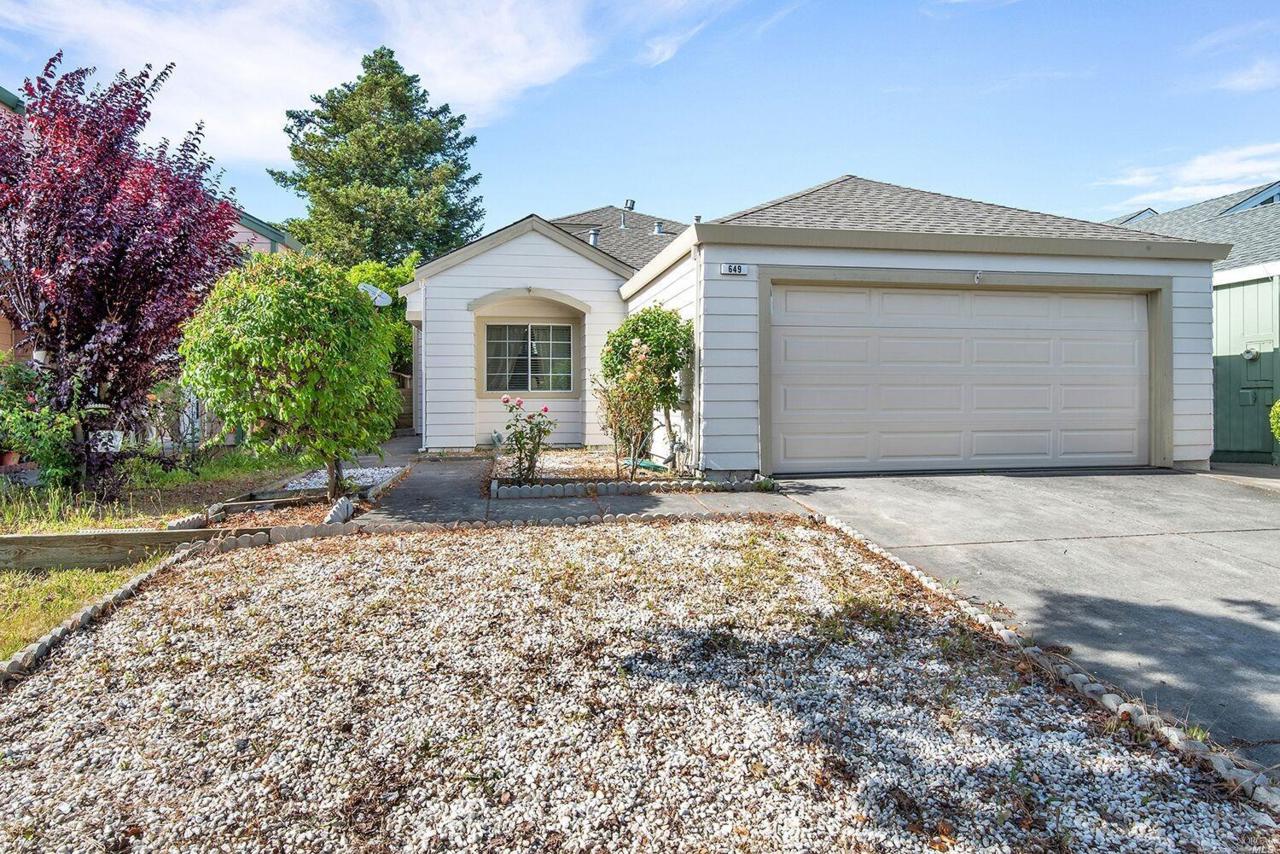 649 Powderhorn Avenue - Photo 1