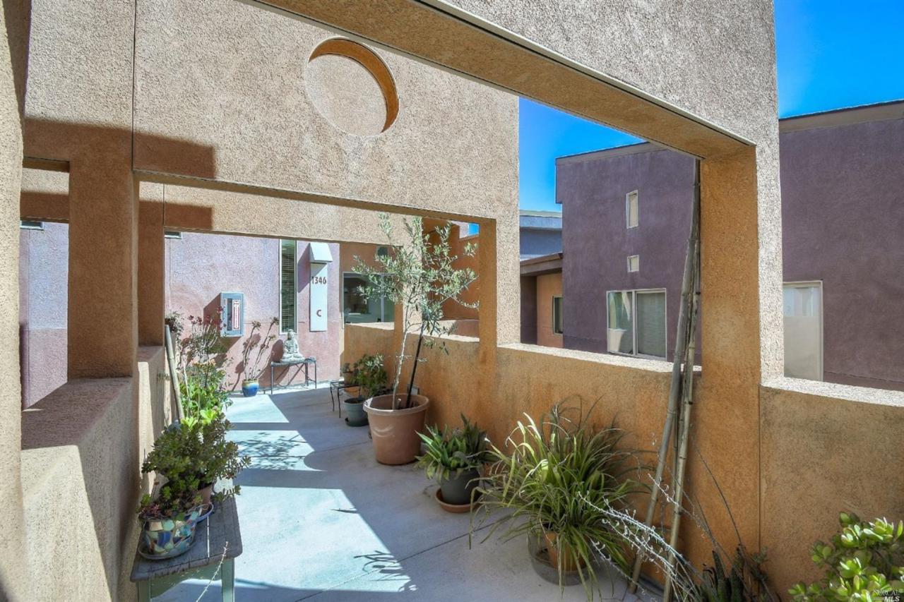 1346 Yulupa Avenue - Photo 1