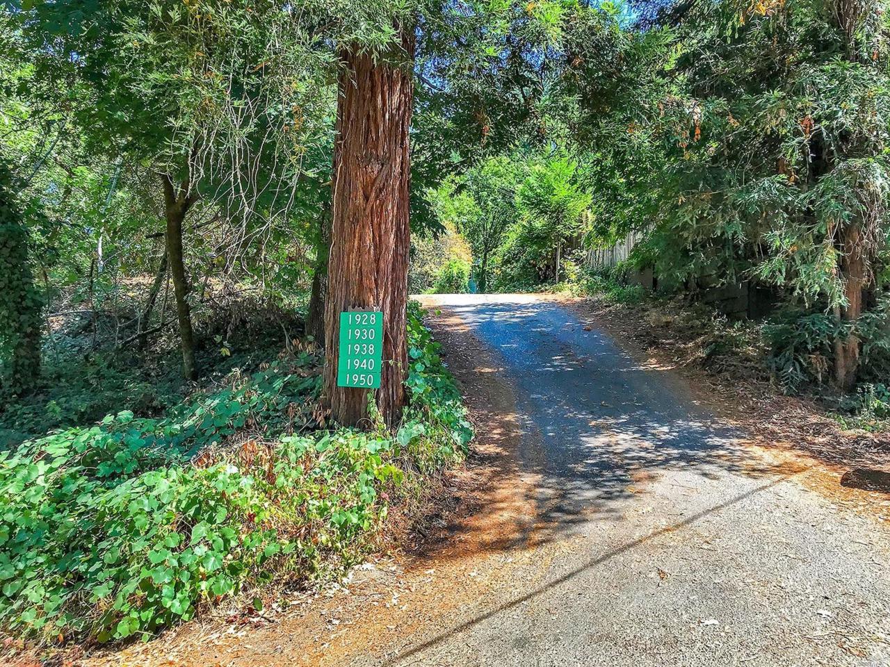 2016 Riverview Drive - Photo 1