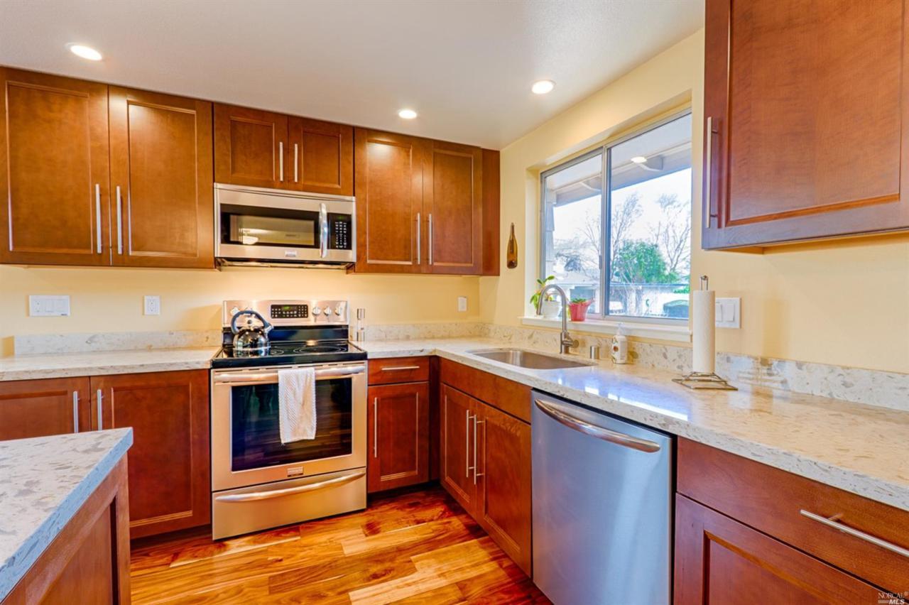 372 Twin Lakes Drive - Photo 1