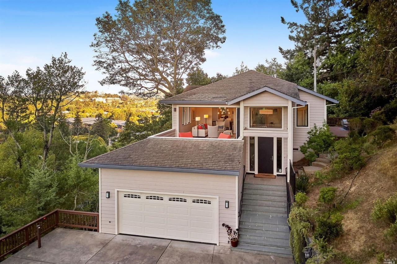 137 Hillside Avenue - Photo 1