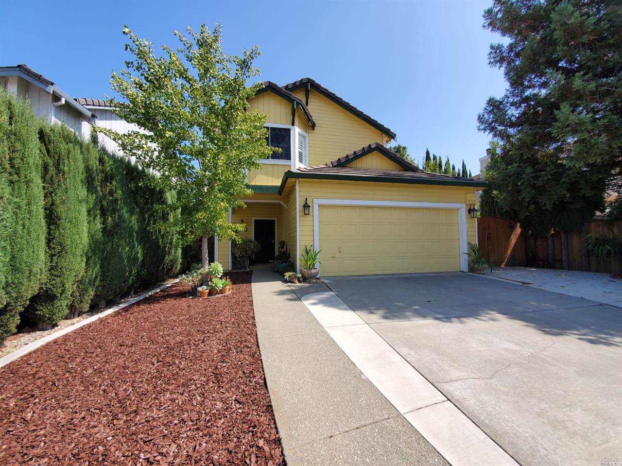 451 Robin Circle - Photo 1