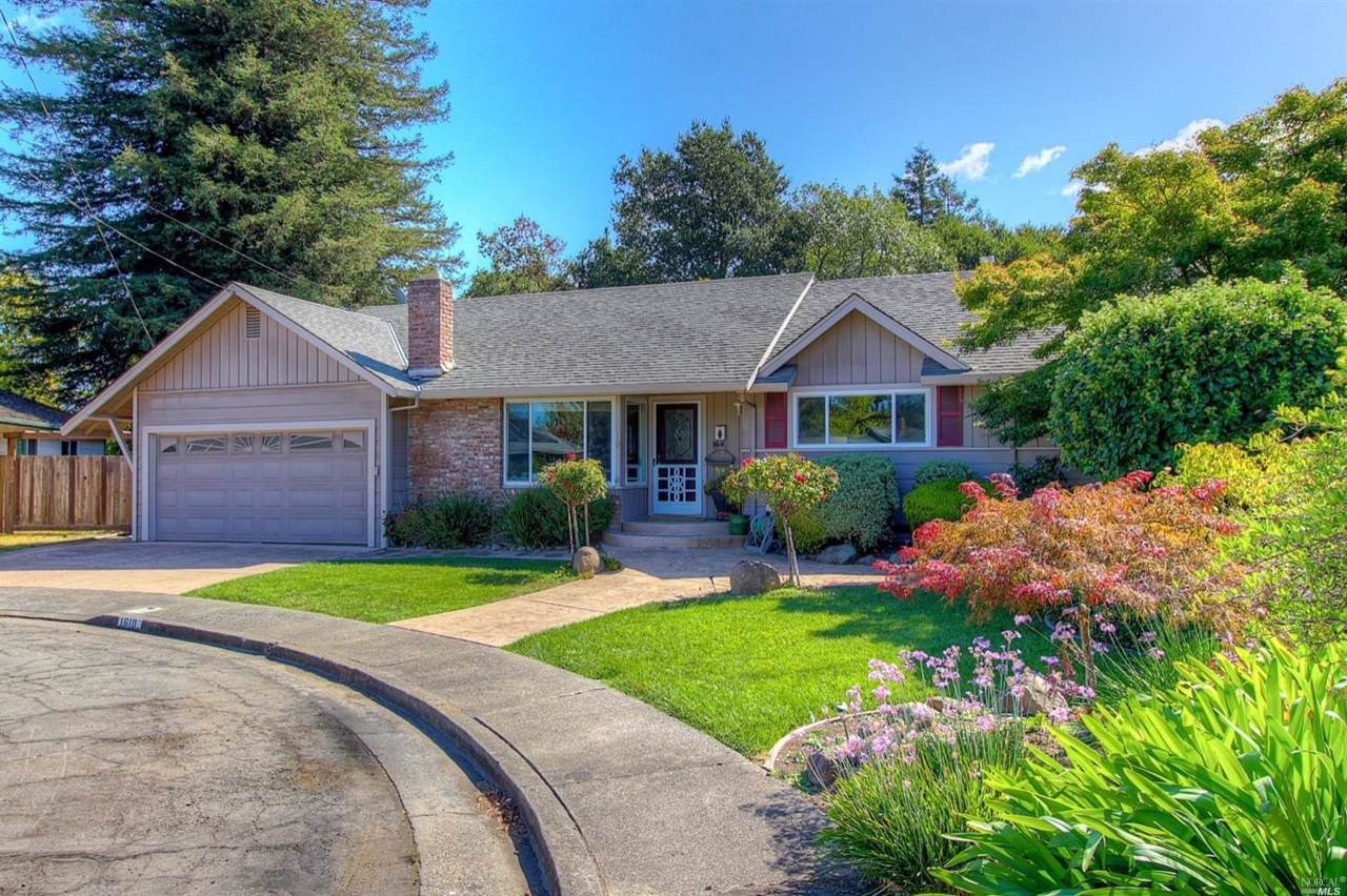 1610 Cypress Place - Photo 1