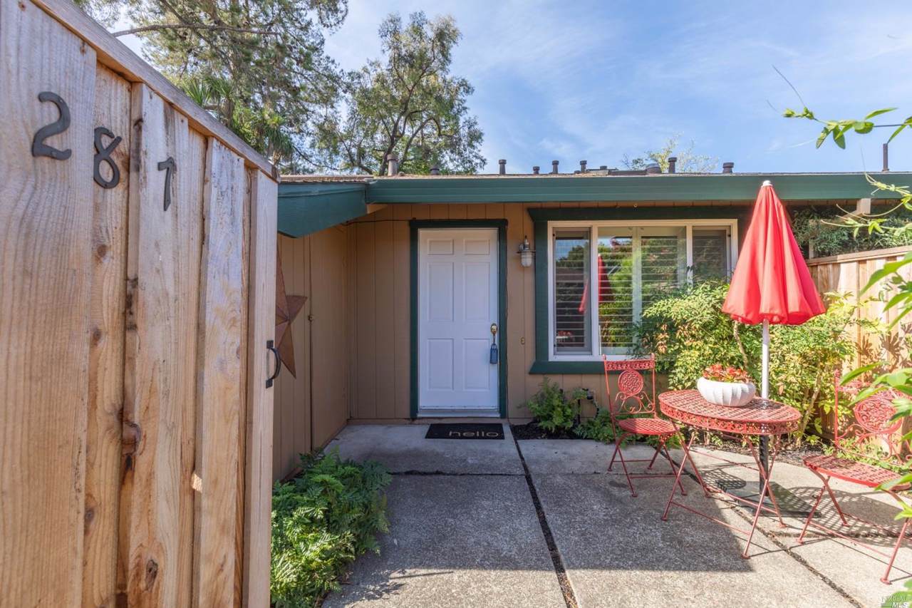 287 Lincoln Avenue - Photo 1