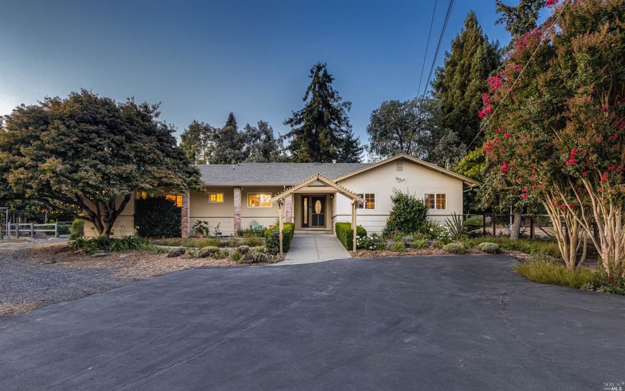 4400 Vine Hill Road - Photo 1