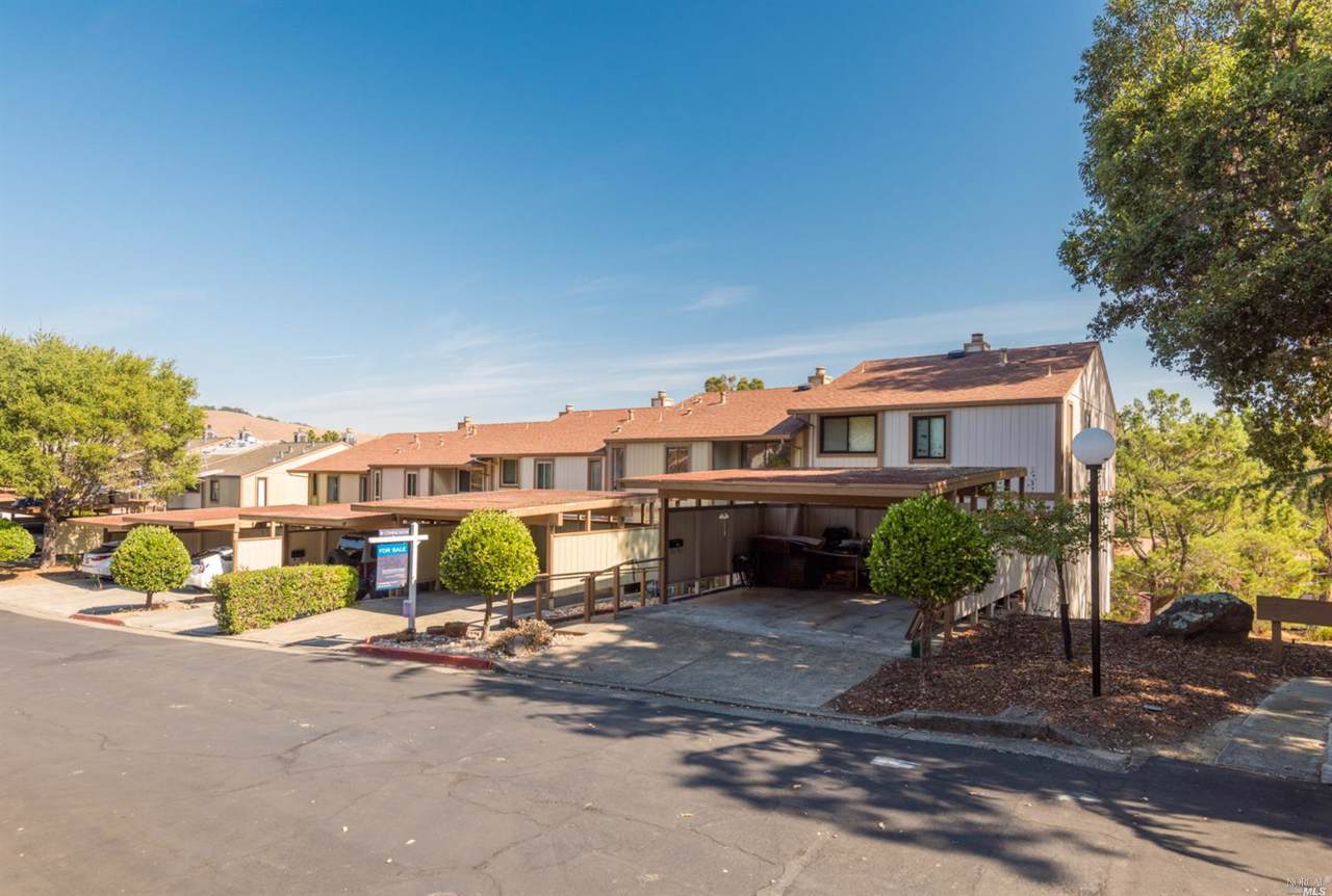 221 Sylvia Way - Photo 1