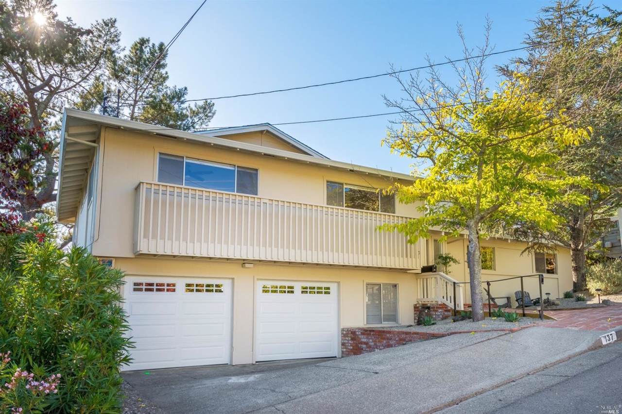137 Convent Court - Photo 1