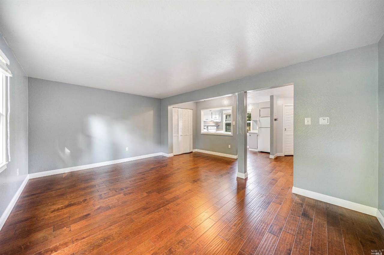 21 Lovejoy Way - Photo 1