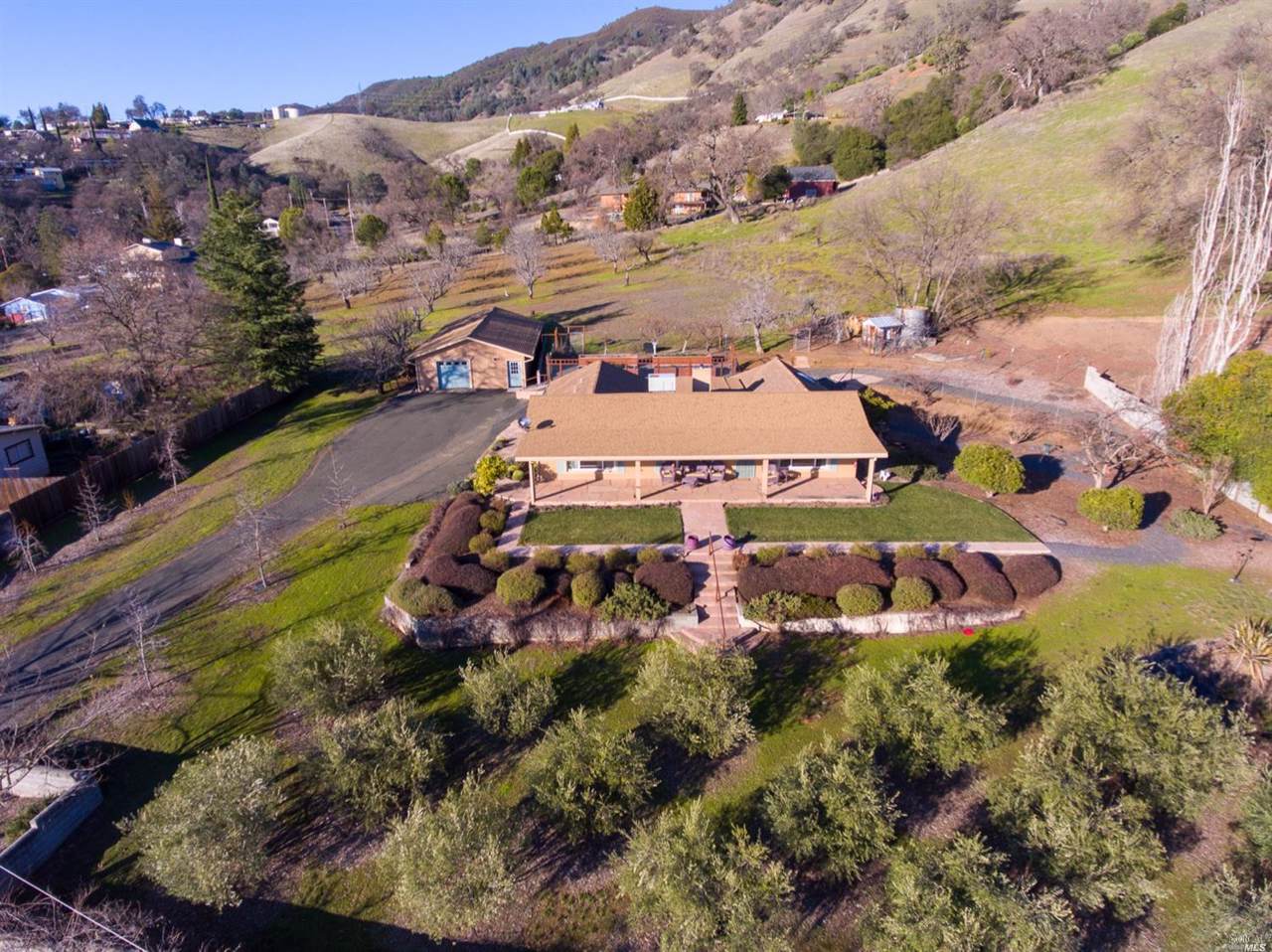 3673 Lakeview Drive - Photo 1