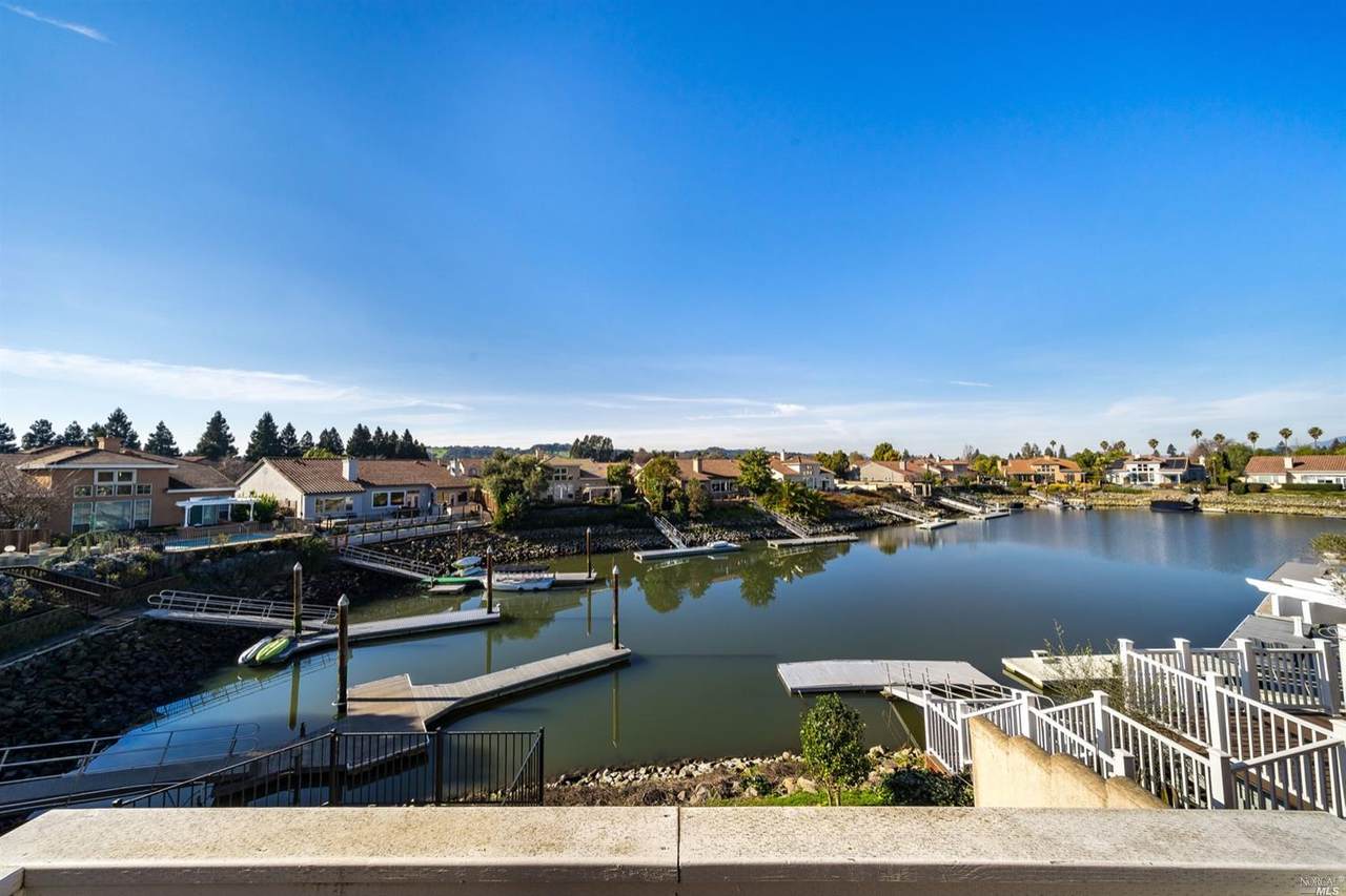13 Peninsula Court - Photo 1