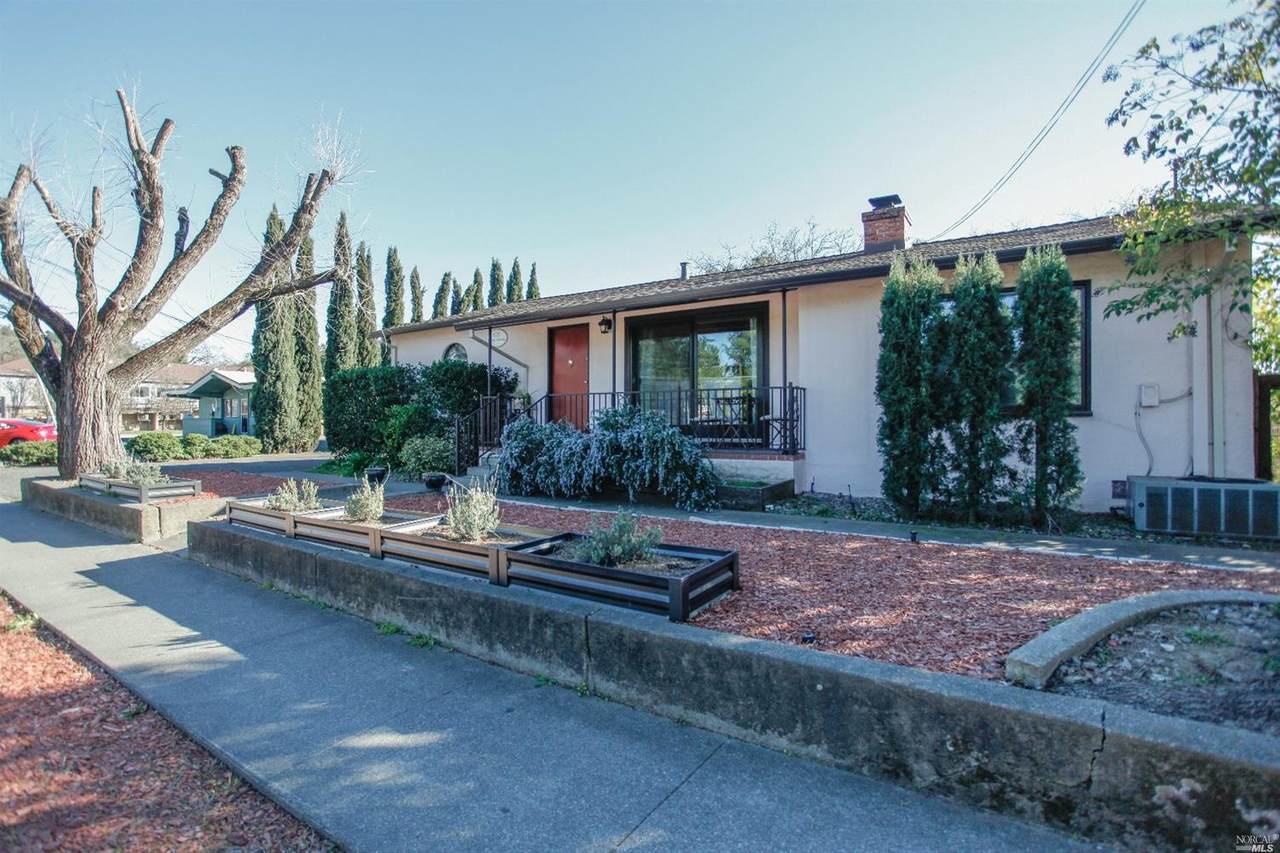 525 Lincoln Avenue - Photo 1