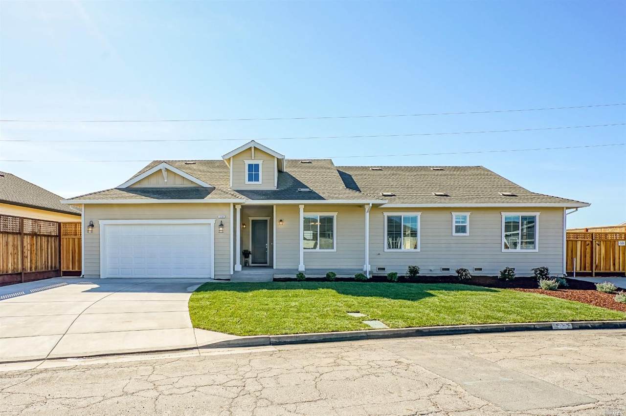 114 Oxford Court - Photo 1