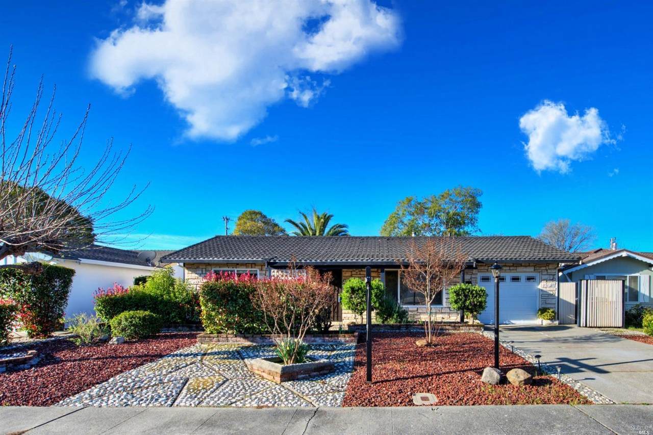 199 Lassen Circle - Photo 1
