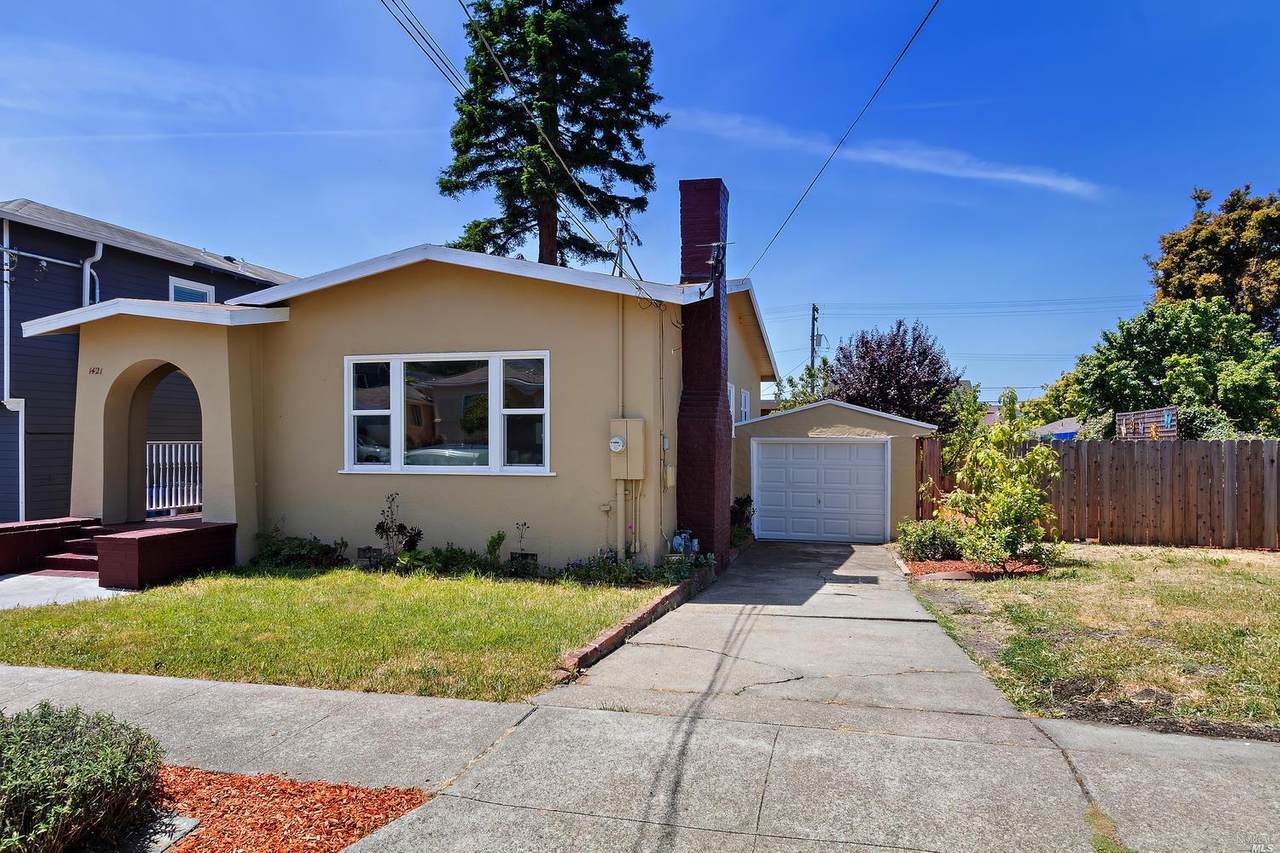 1421 Richmond Street - Photo 1