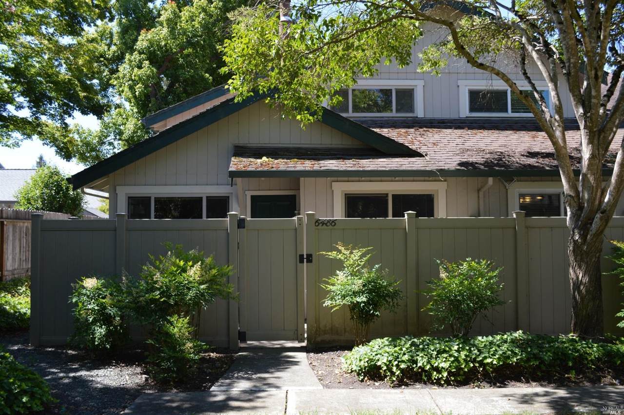 6486 Meadow Pines Avenue - Photo 1