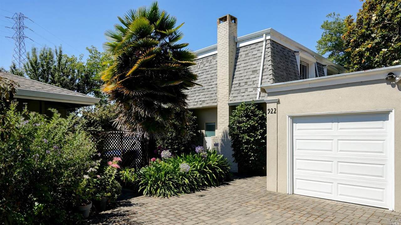 922 Bel Marin Keys Boulevard - Photo 1