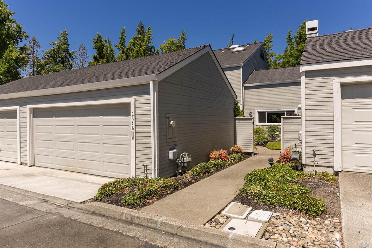 2348 Lakeview Drive - Photo 1