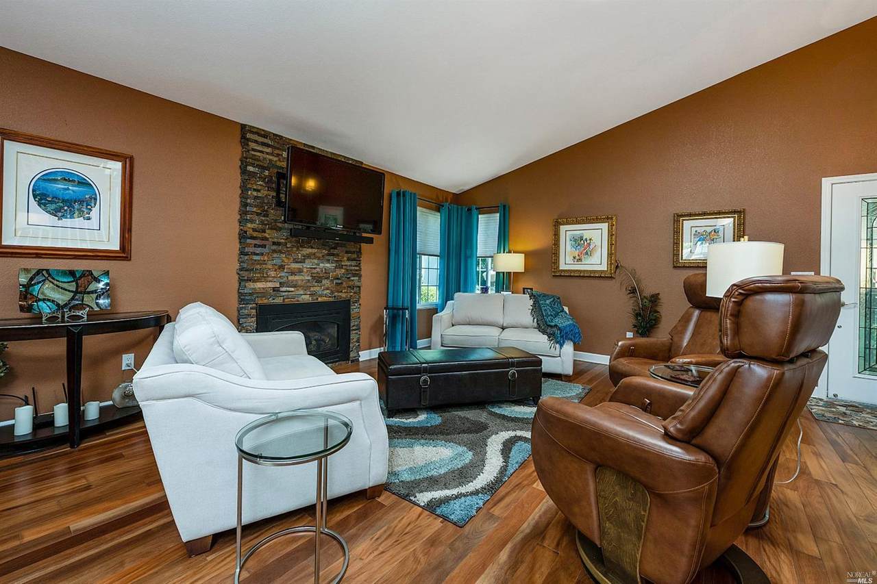 103 Marina Drive - Photo 1