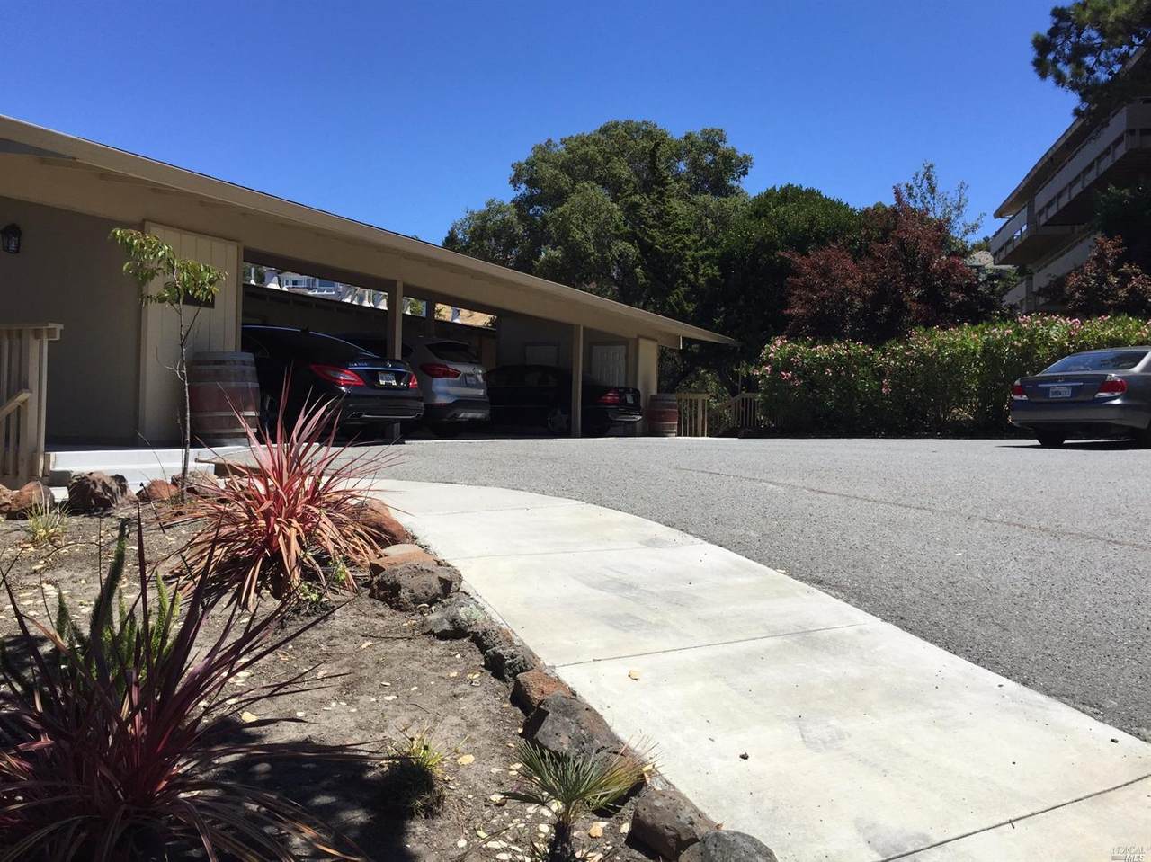 6 Circle Drive - Photo 1