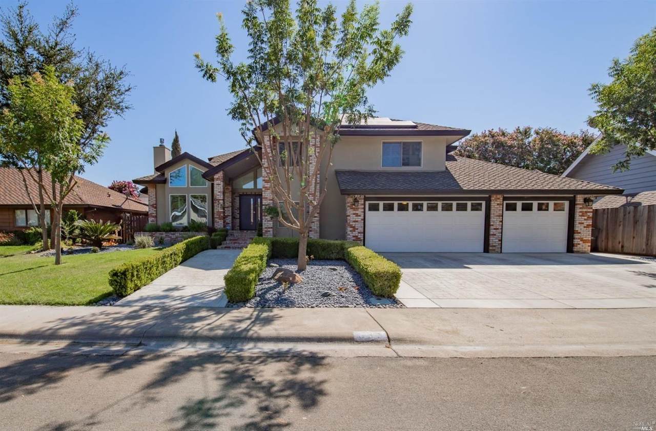 633 Wildwood Way - Photo 1