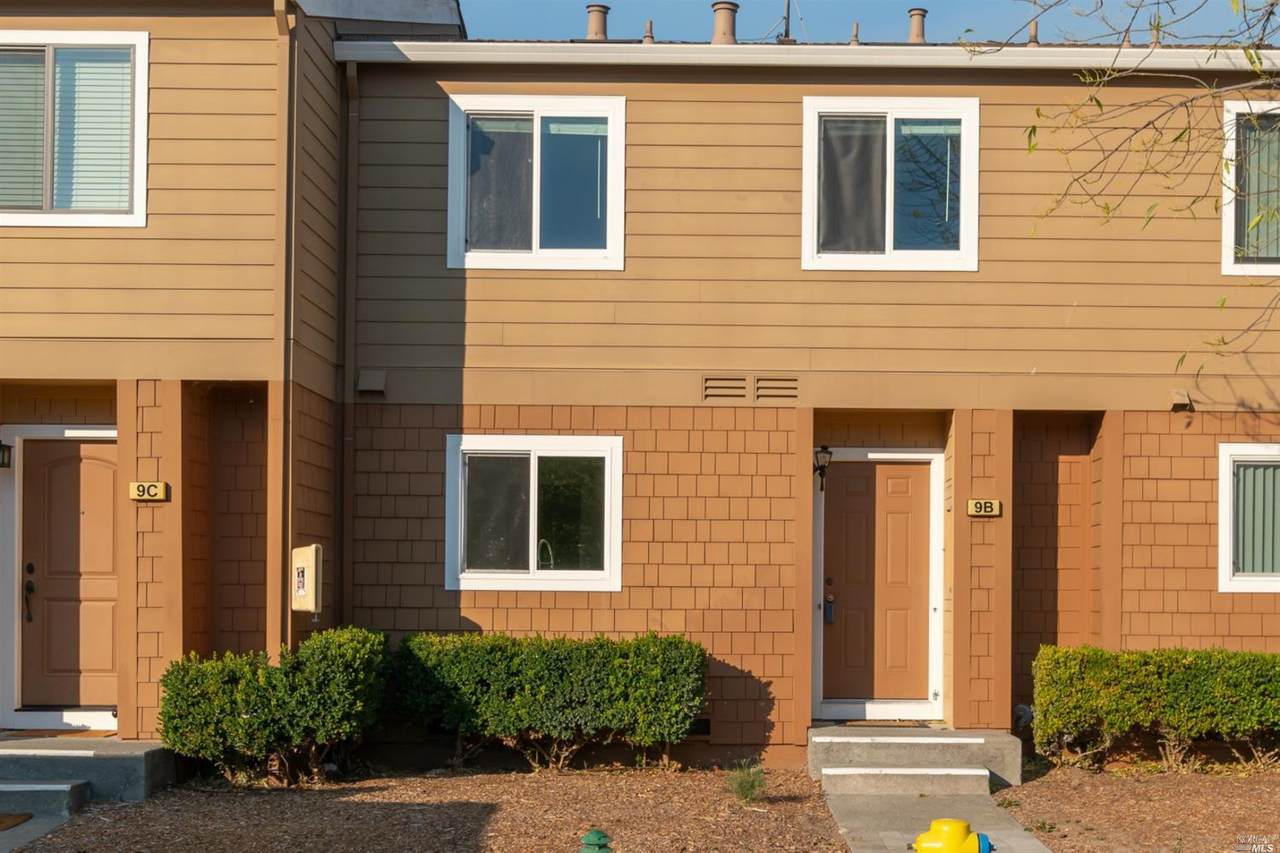 9 Oak Crest Court - Photo 1
