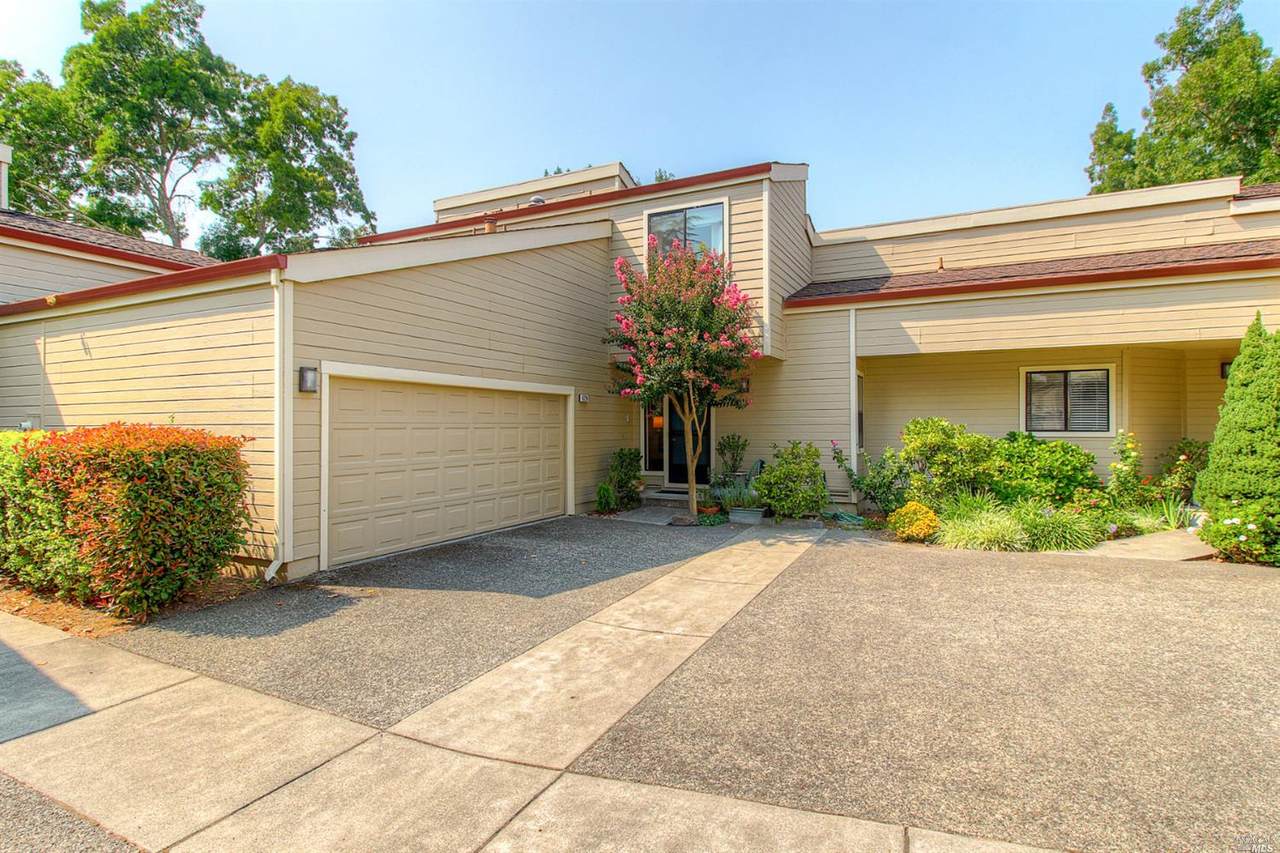 4724 Shade Tree Lane - Photo 1