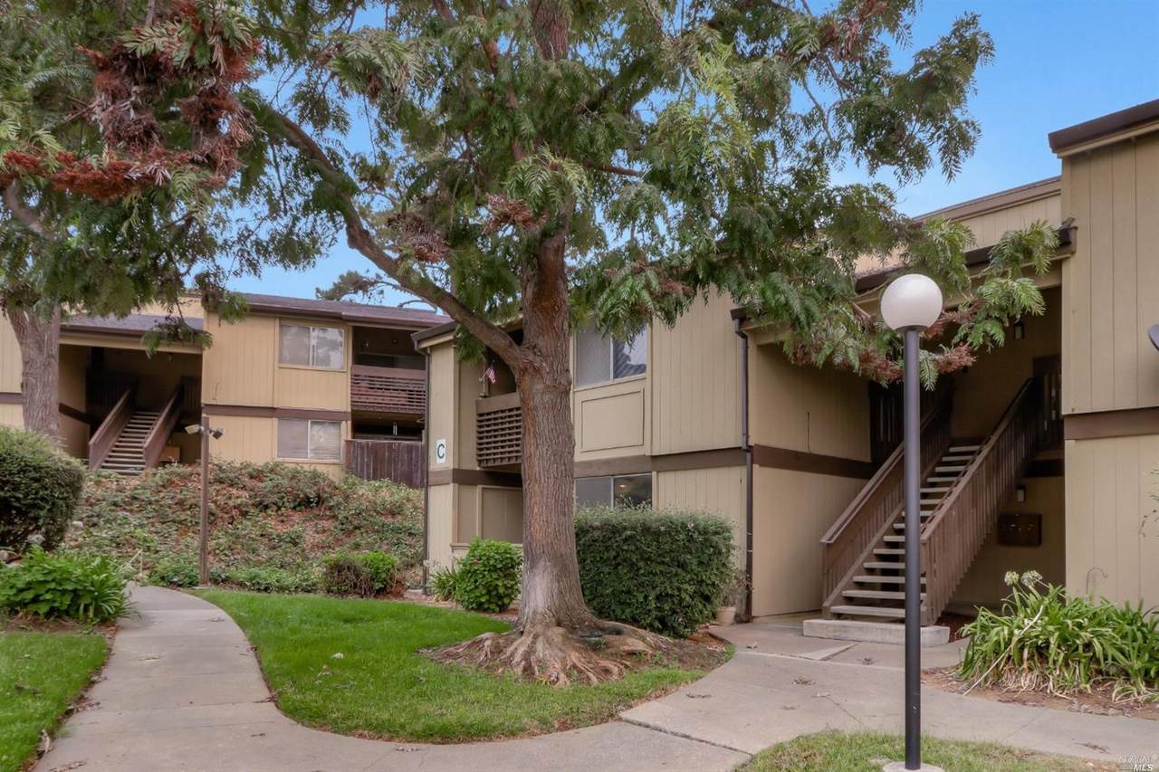 355 Parkview Terrace - Photo 1