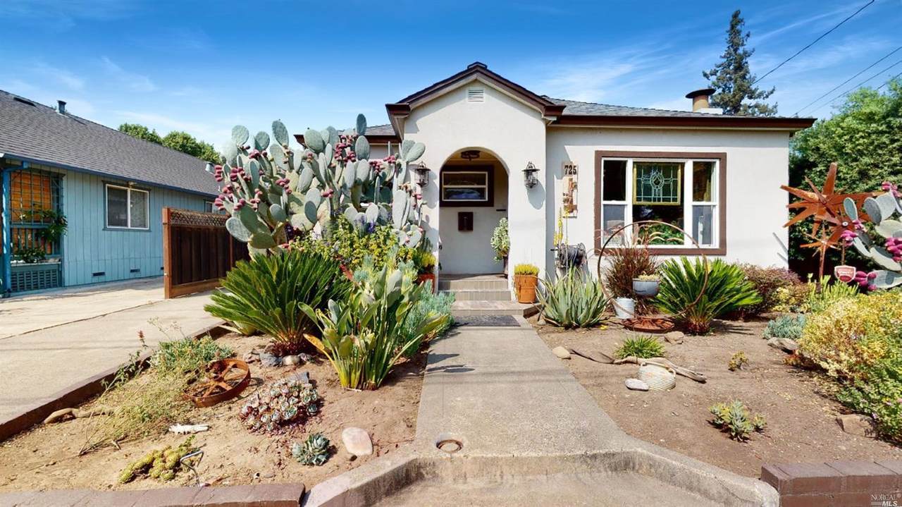 725 Pine Street - Photo 1