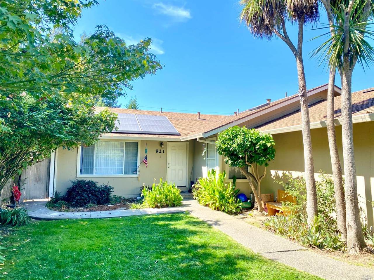 921 Temple Avenue - Photo 1