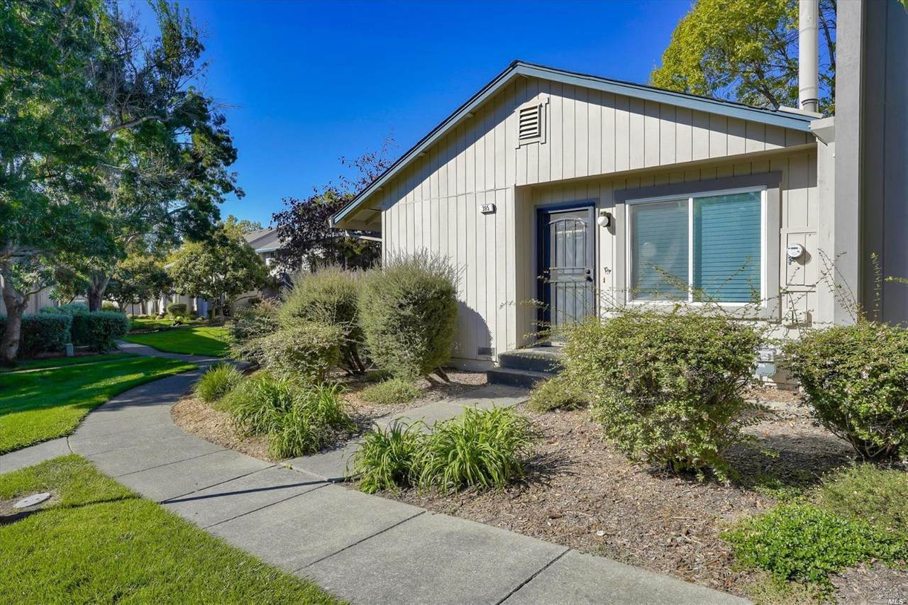 395 Gate Way - Photo 1