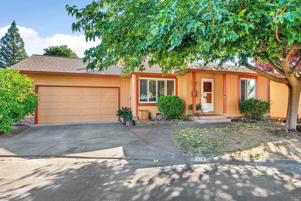218 Cottonwood Circle - Photo 1
