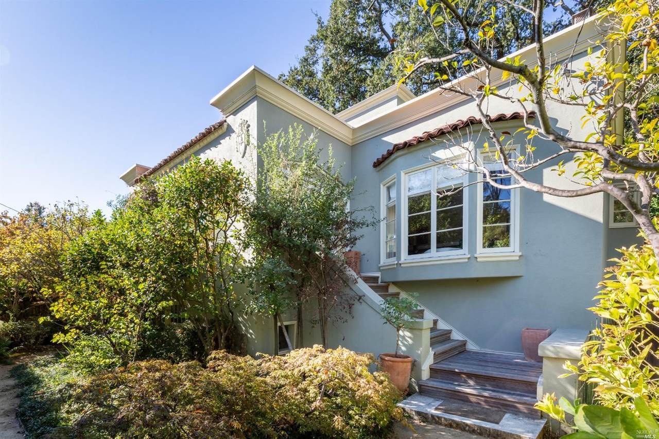 59 Sir Francis Drake Boulevard - Photo 1