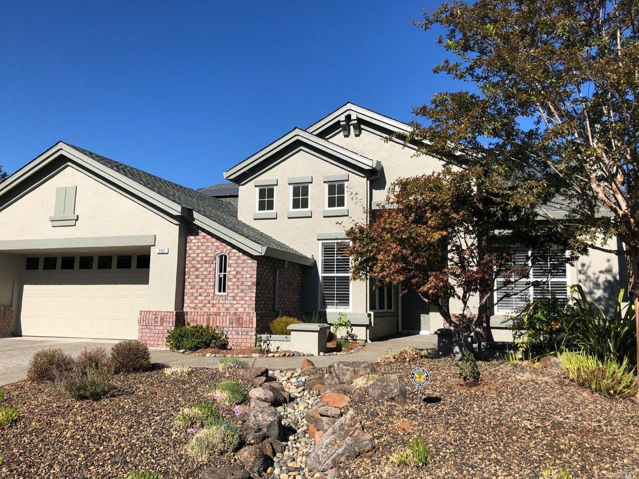 302 Skyview Drive - Photo 1