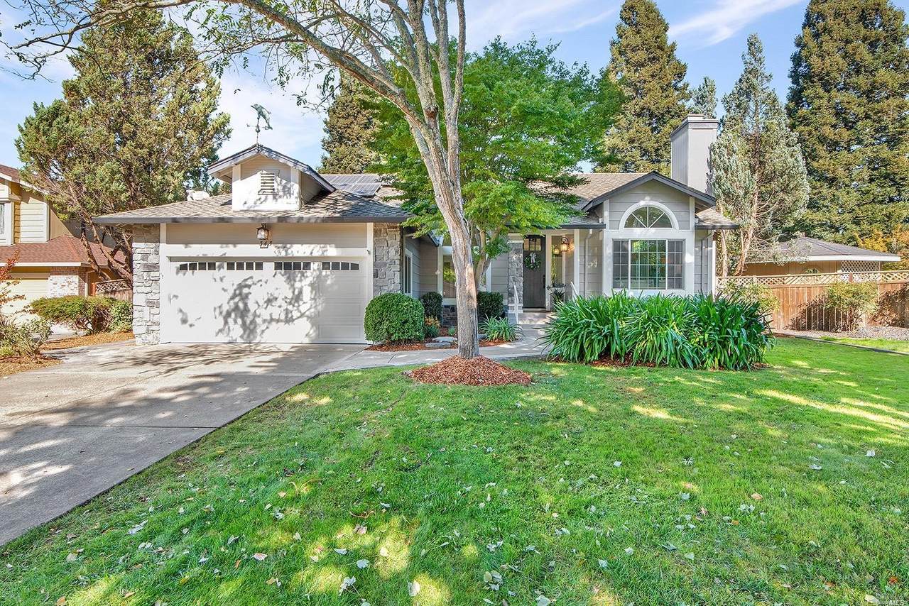 343 Whitethorn Court - Photo 1