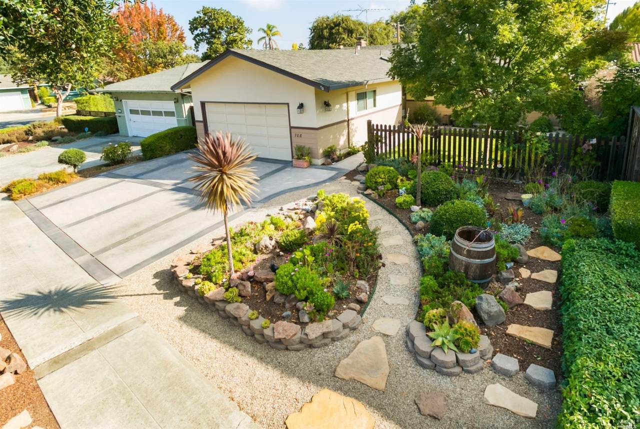 708 Henrietta Avenue - Photo 1